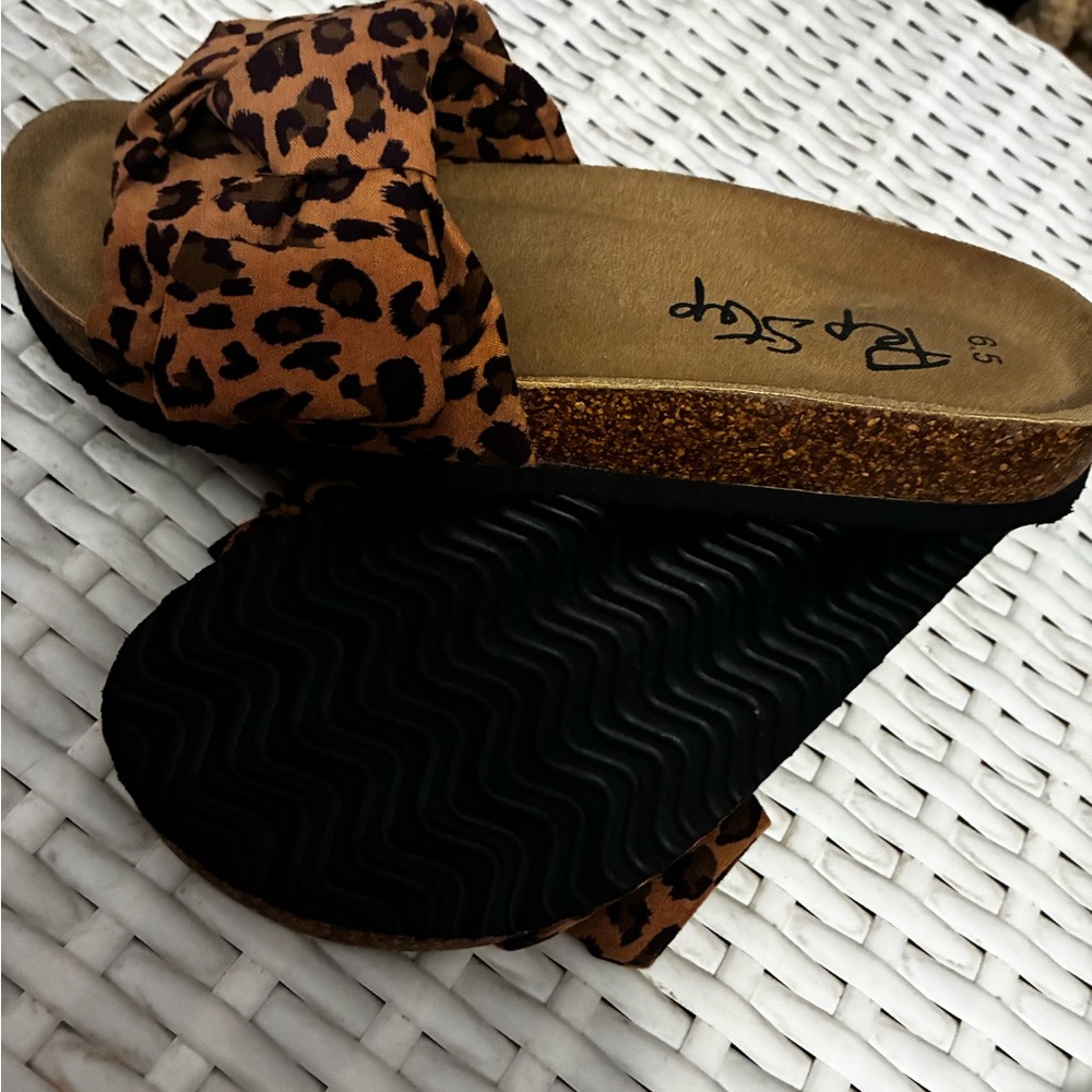 Leopard Print Sandals with Bow
